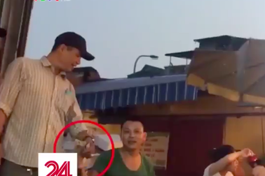 Bí thư quận Ba Đình áy náy với vụ “bảo kê” tại chợ Long Biên