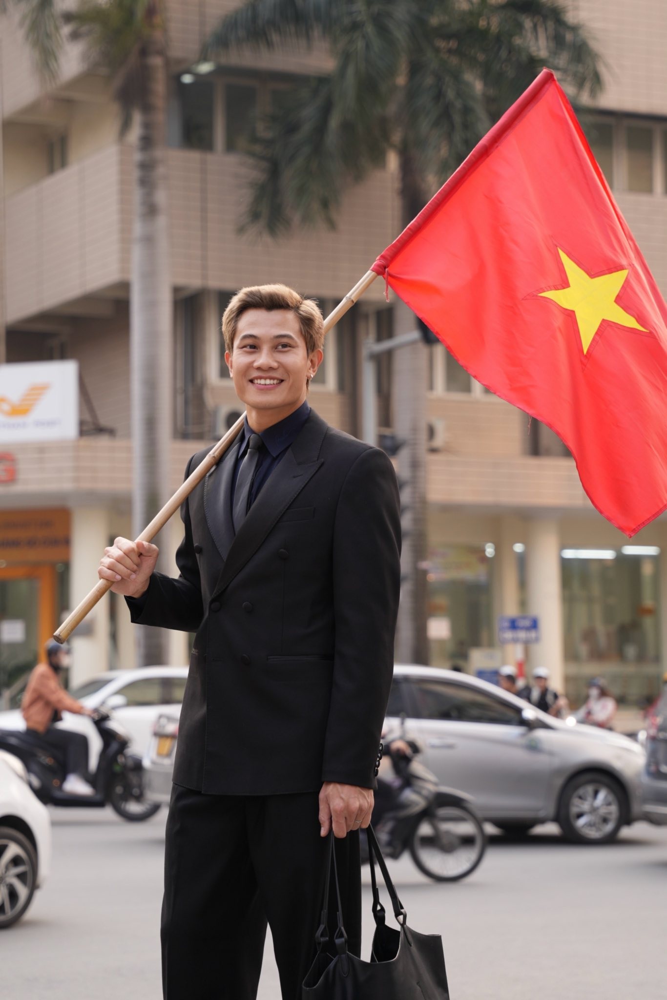 Tiết lộ thú vị về giọng Thanh Hóa của Phương Nam trong phim Mưa đỏ - 3