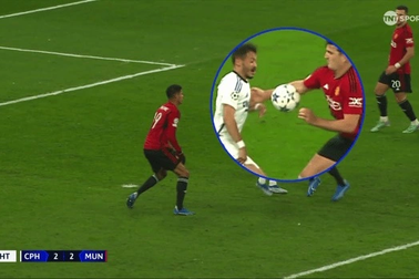 Man Utd lập kỷ lục bị thổi phạt đền ở Champions League