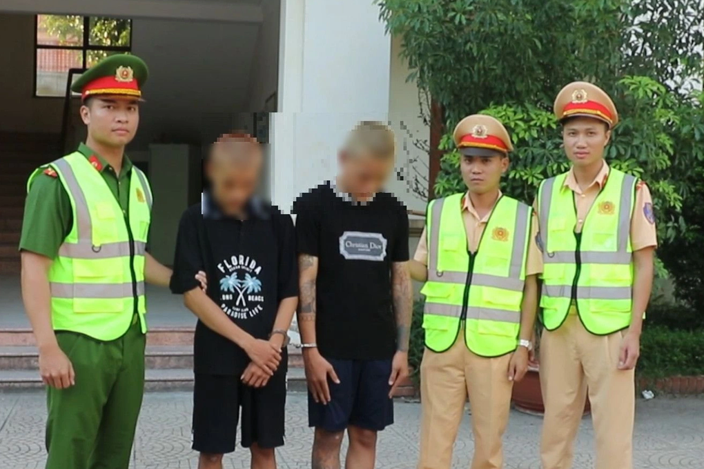 Hai thiếu niên 15 tuổi dí dao cướp tài sản người đi đường - 1 Hai thiếu niên 15 tuổi dí dao cướp tài sản người đi đường - 1