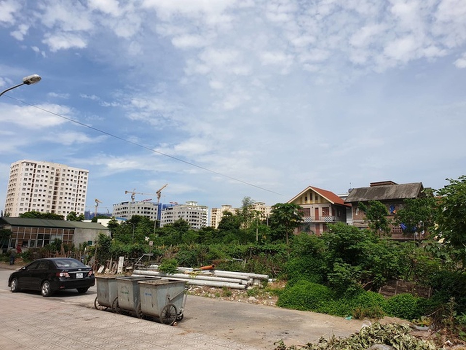 Hà Nội: 8 người dân vất vả đòi đất trúng đấu giá từ… 11 năm trước (!) - 3 Hà Nội: 8 người dân vất vả đòi đất trúng đấu giá từ… 11 năm trước (!) - 3