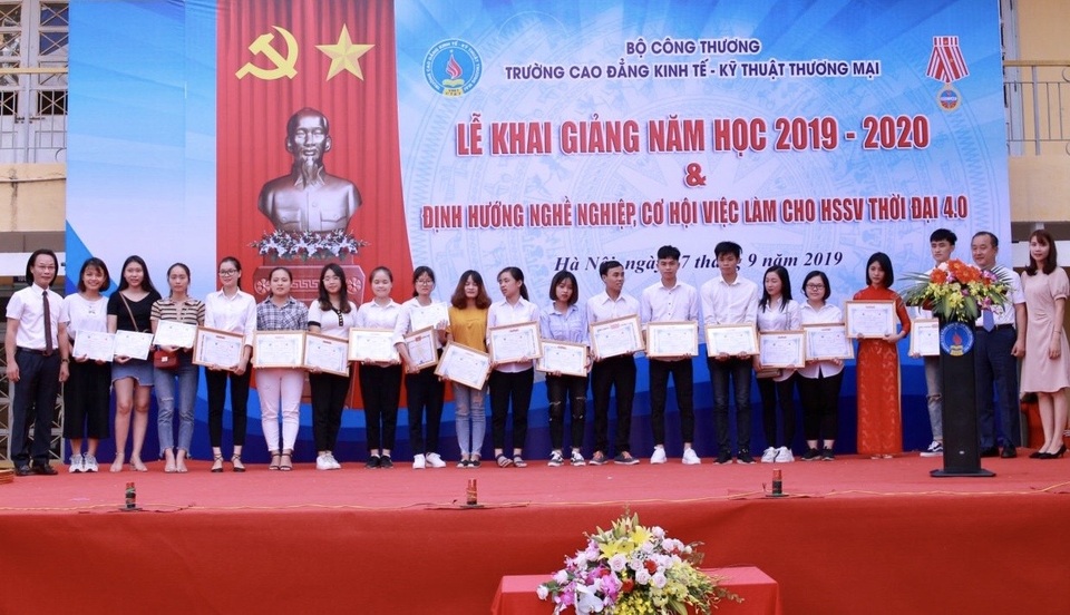 Trường Cao đẳng Kinh tế - Kỹ thuật Thương mại tuyển sinh hệ Cao đẳng chính quy năm 2020 - 2 Trường Cao đẳng Kinh tế - Kỹ thuật Thương mại tuyển sinh hệ Cao đẳng chính quy năm 2020 - 2