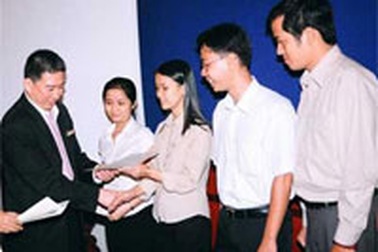 “Mê hồn trận” dịch vụ tư vấn du học