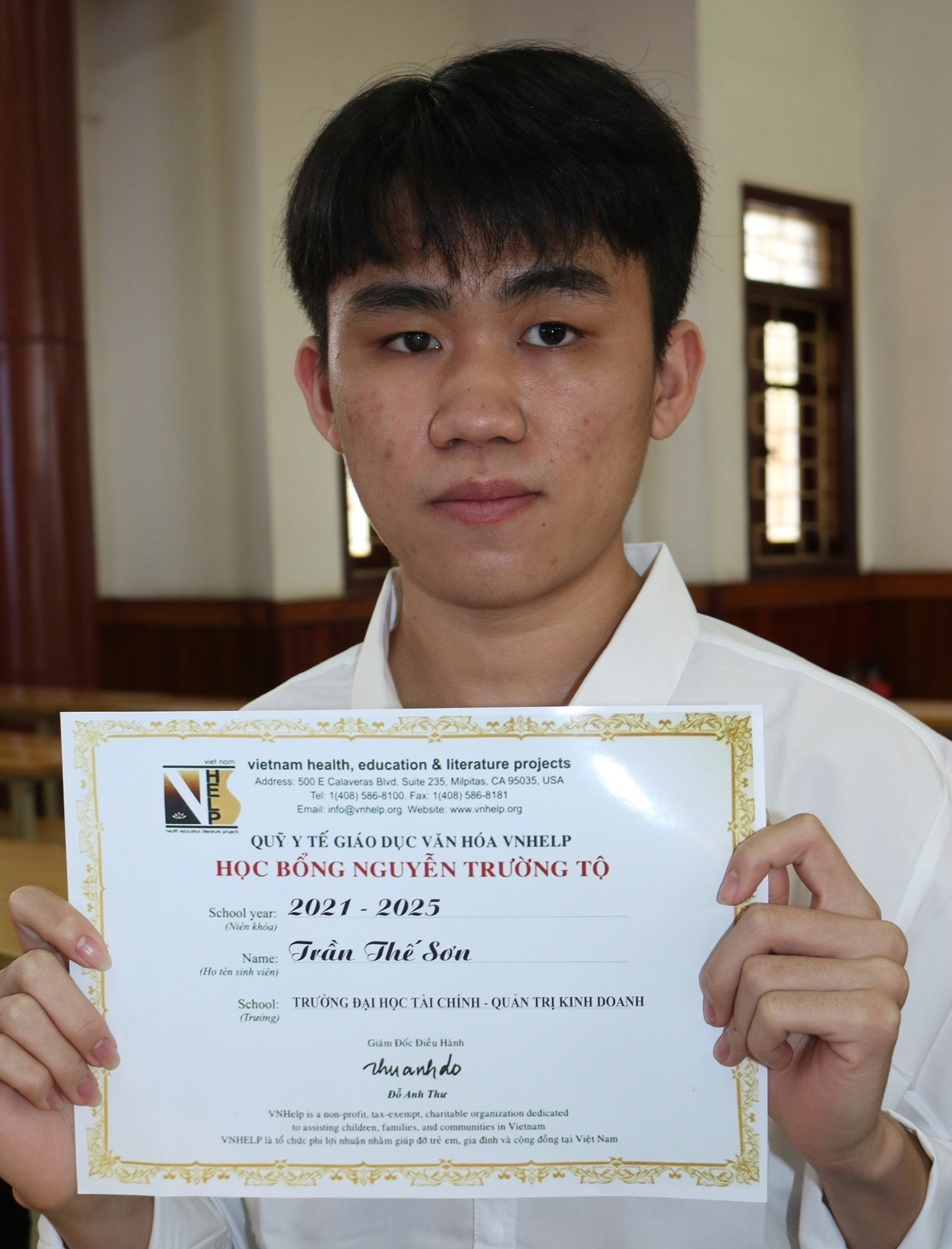 Mẹ đã khóc khi em được nhận học bổng Nguyễn Trường Tộ! - 2 Mẹ đã khóc khi em được nhận học bổng Nguyễn Trường Tộ! - 2