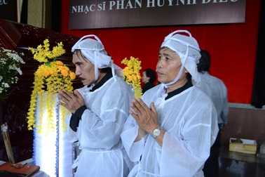 Nhạc sĩ Phan Huỳnh Điểu mong được rải tro cốt trên sông Hàn… 