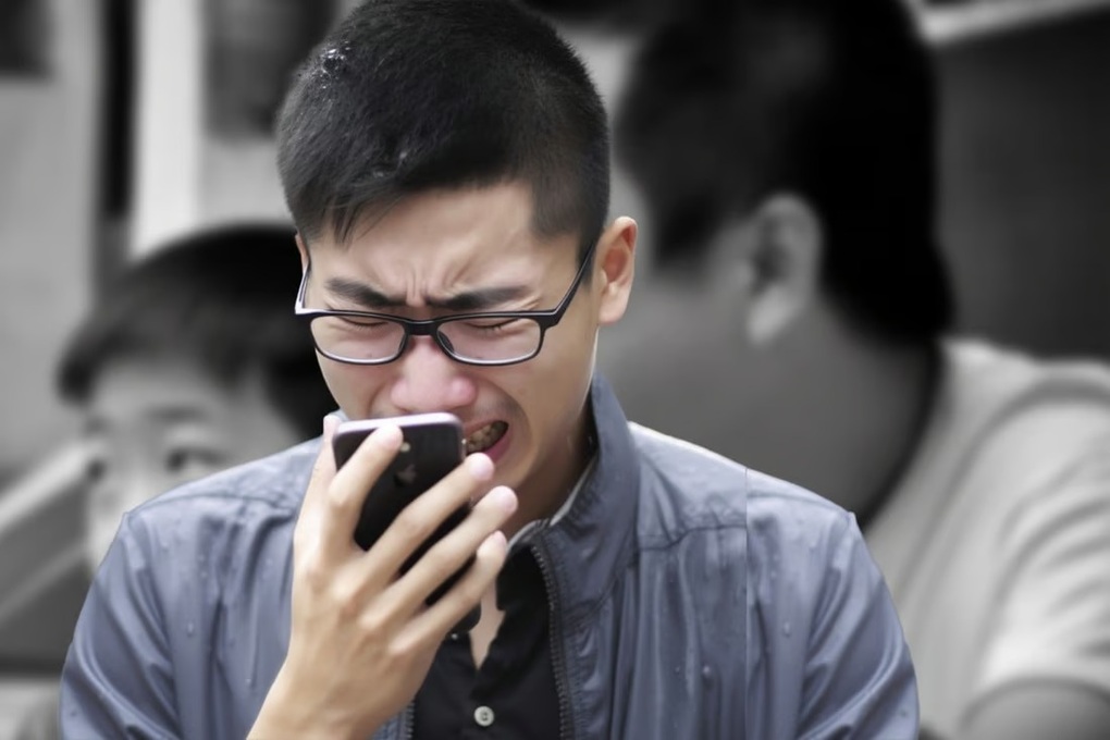 Nhắn thử vào điện thoại của cha đã mất, chàng trai sốc khi nhận hồi đáp - 1 Nhắn thử vào điện thoại của cha đã mất, chàng trai sốc khi nhận hồi đáp - 1