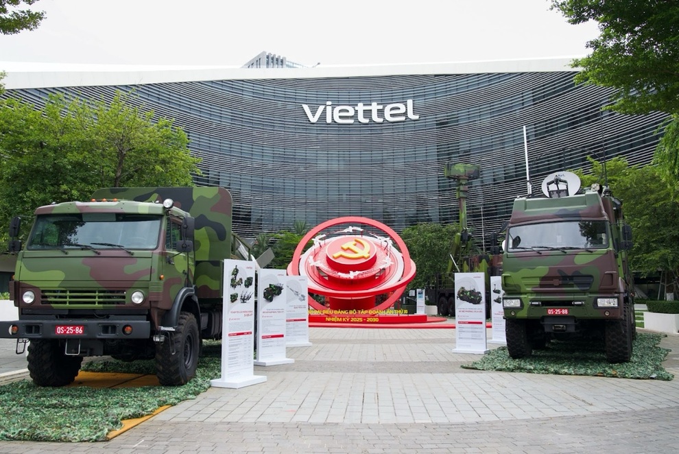Loạt tên lửa, khí tài của Viettel được trình diễn tại Hà Nội - 1 Loạt tên lửa, khí tài của Viettel được trình diễn tại Hà Nội - 1