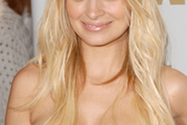 “Joel toàn thay tã cho con”