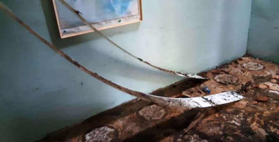 Nhiều phòng học sắp sập, giáo viên và học sinh lo ngay ngáy - 7 Nhiều phòng học sắp sập, giáo viên và học sinh lo ngay ngáy - 7