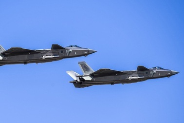 Mỹ - Nga đặt "chướng ngại vật" ngáng đường tiêm kích tàng hình Trung Quốc