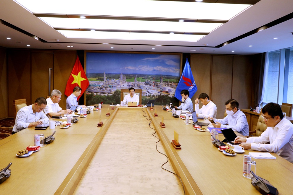 Petrovietnam: Điểm sáng trong bức tranh kinh tế nửa đầu năm - 1 Petrovietnam: Điểm sáng trong bức tranh kinh tế nửa đầu năm - 1