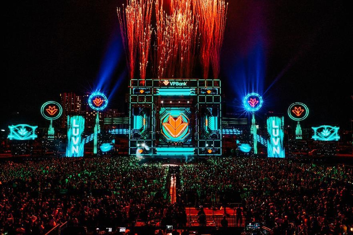 Đại nhạc hội Light Up Viet Nam do VPBank tổ chức bùng nổ không gian mạng với 3 triệu lượt xem livestream - 1 Đại nhạc hội Light Up Viet Nam do VPBank tổ chức bùng nổ không gian mạng với 3 triệu lượt xem livestream - 1
