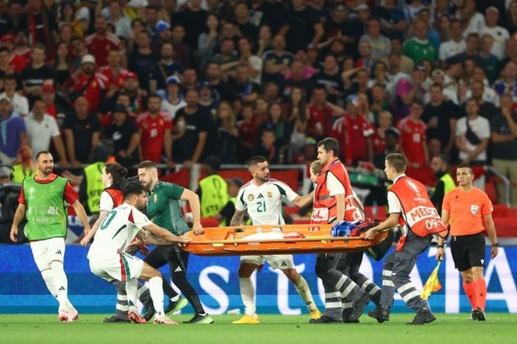 Cầu thủ Hungary gặp chấn thương kinh hoàng ở Euro 2024 - 1 Cầu thủ Hungary gặp chấn thương kinh hoàng ở Euro 2024 - 1