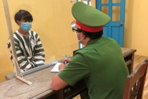 Anh trai dùng còng số 8 khống chế, hiếp dâm em gái ruột