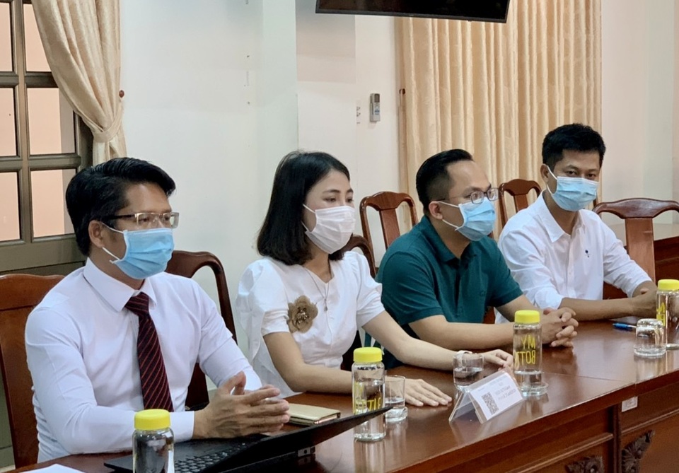 Thơ Nguyễn bị xử phạt 7,5 triệu đồng - 2 Thơ Nguyễn bị xử phạt 7,5 triệu đồng - 2