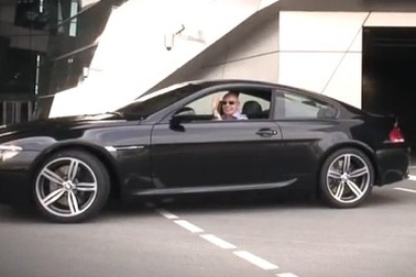 Người đàn ông “si mê” xe BMW 