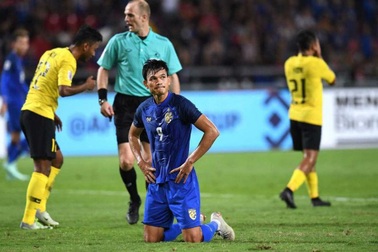 “Tội đồ” của tuyển Thái Lan muốn giải nghệ ở Việt Nam