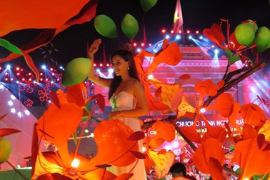 Lễ hội hoa phượng đỏ - "Hải Phòng - Bản anh hùng ca"