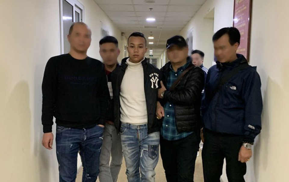 Khởi tố vụ án cô gái trẻ bị sát hại, chôn bên bờ suối - 2 Khởi tố vụ án cô gái trẻ bị sát hại, chôn bên bờ suối - 2