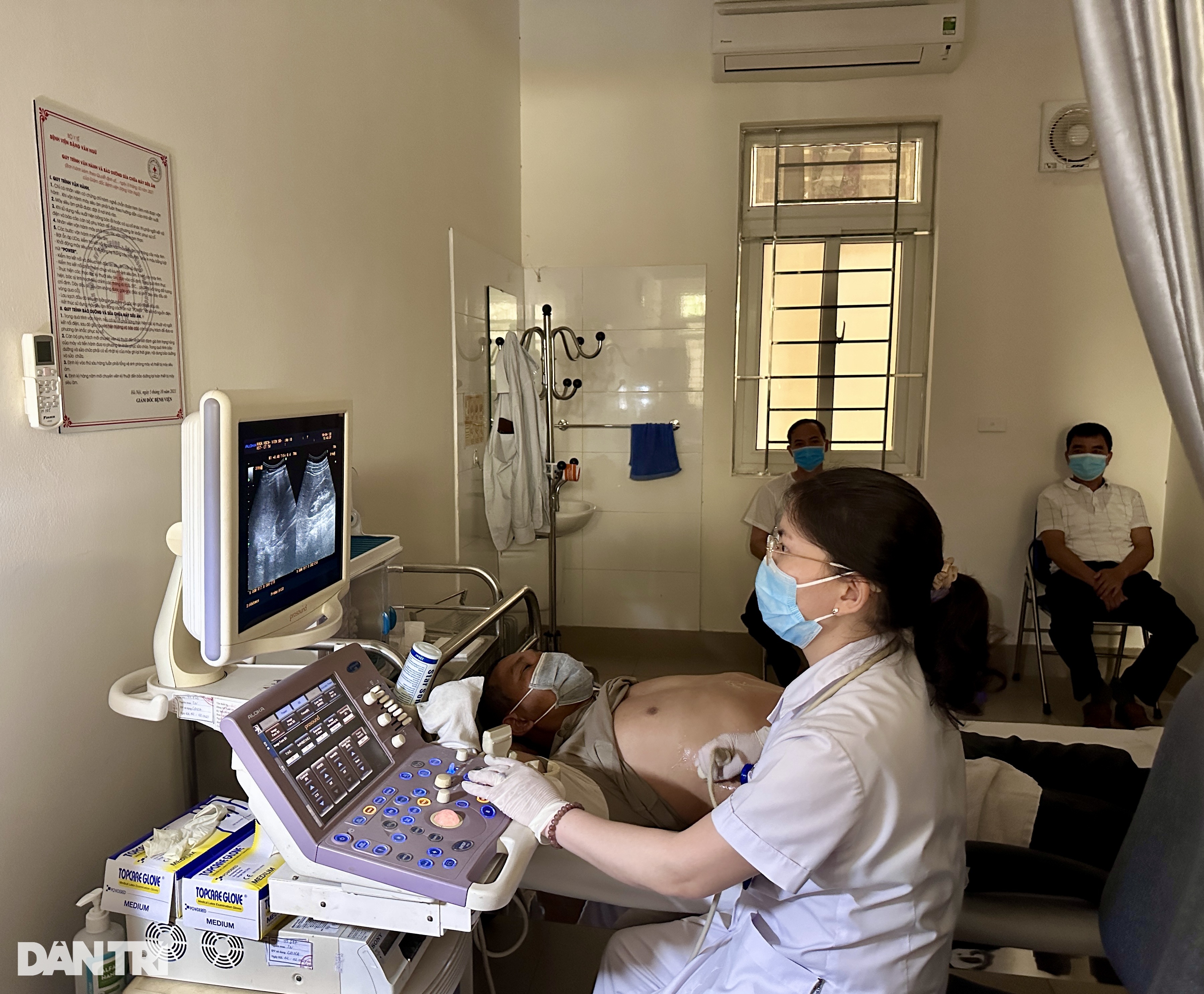 Miễn viện phí: Chính sách chạm tới trái tim hàng triệu người dân - 1