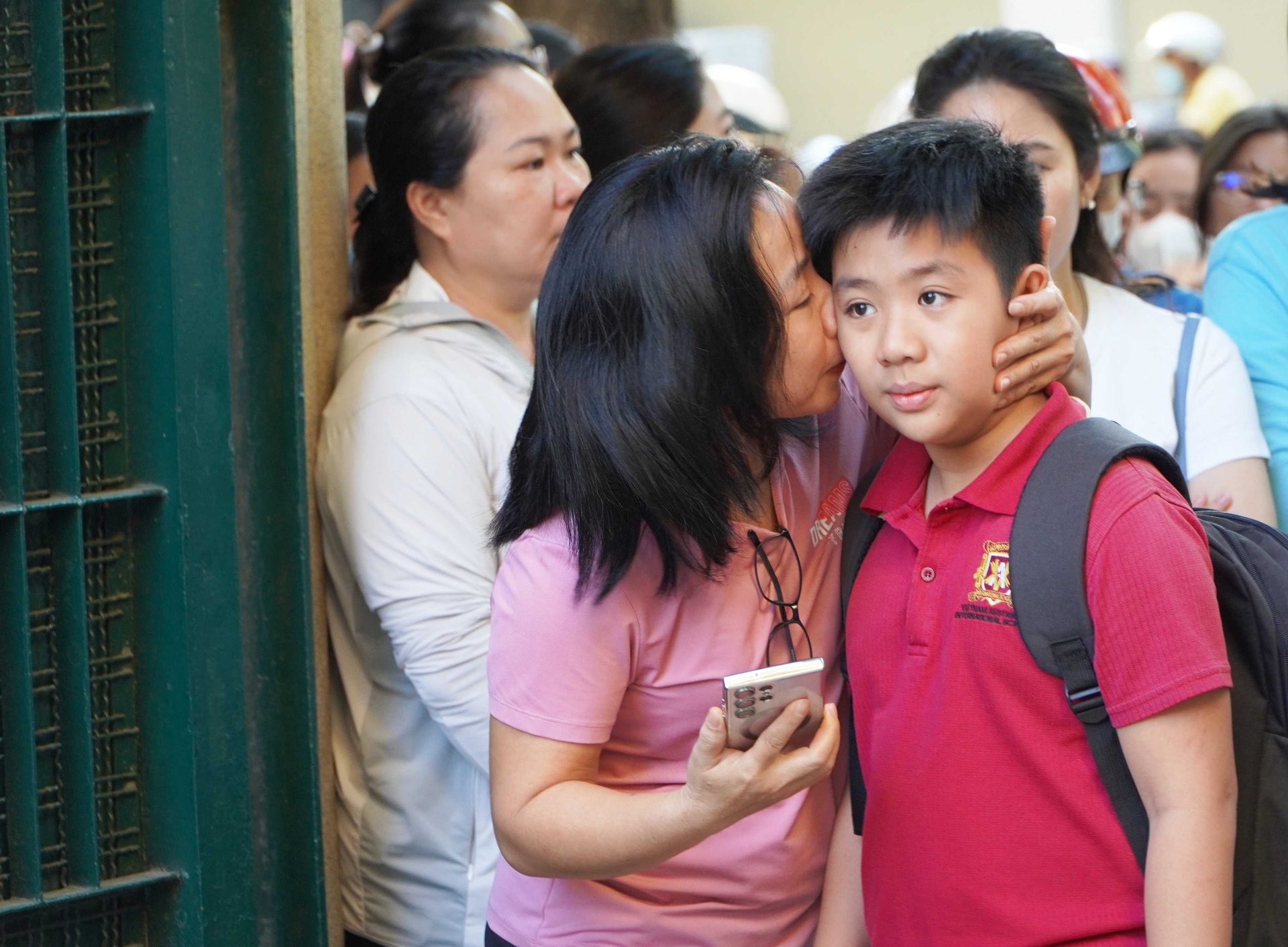 Thí sinh “cày” 6 buổi/tuần, đi 35km để thi lớp 6 Trường Trần Đại Nghĩa - 5 Thí sinh “cày” 6 buổi/tuần, đi 35km để thi lớp 6 Trường Trần Đại Nghĩa - 5