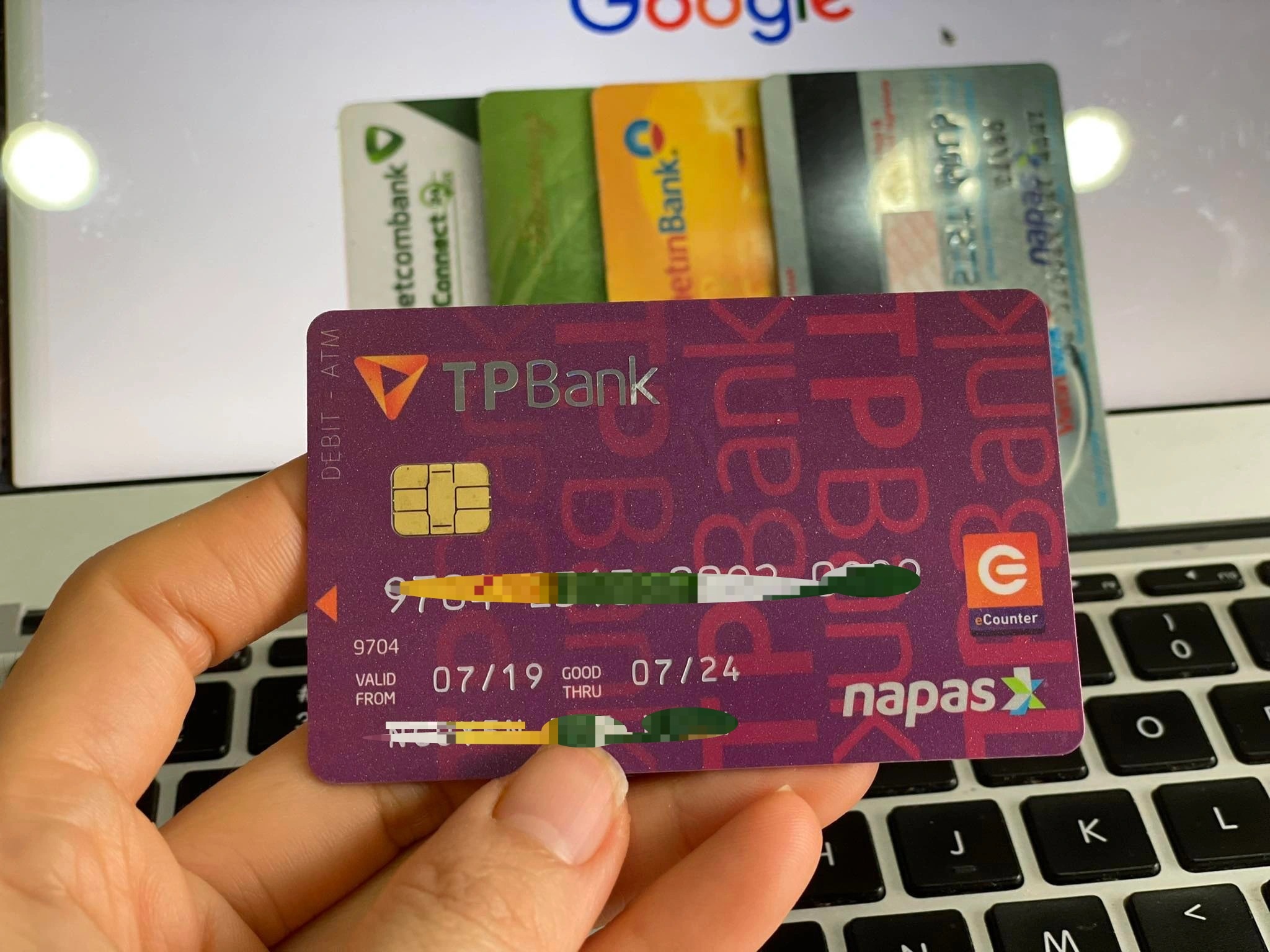 Vì sao thẻ từ ATM bị khai tử sau ngày 31/12? - 2