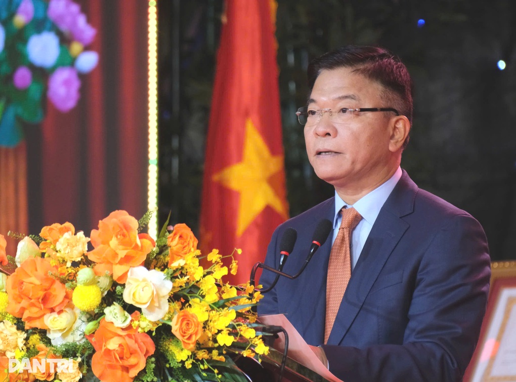 Visestatsminister Le Thanh Long: Sosiale sektorer er grunnlaget for utvikling - 1 Phó Thủ tướng Lê Thành Long: Các ngành xã hội là nền tảng phát triển - 1