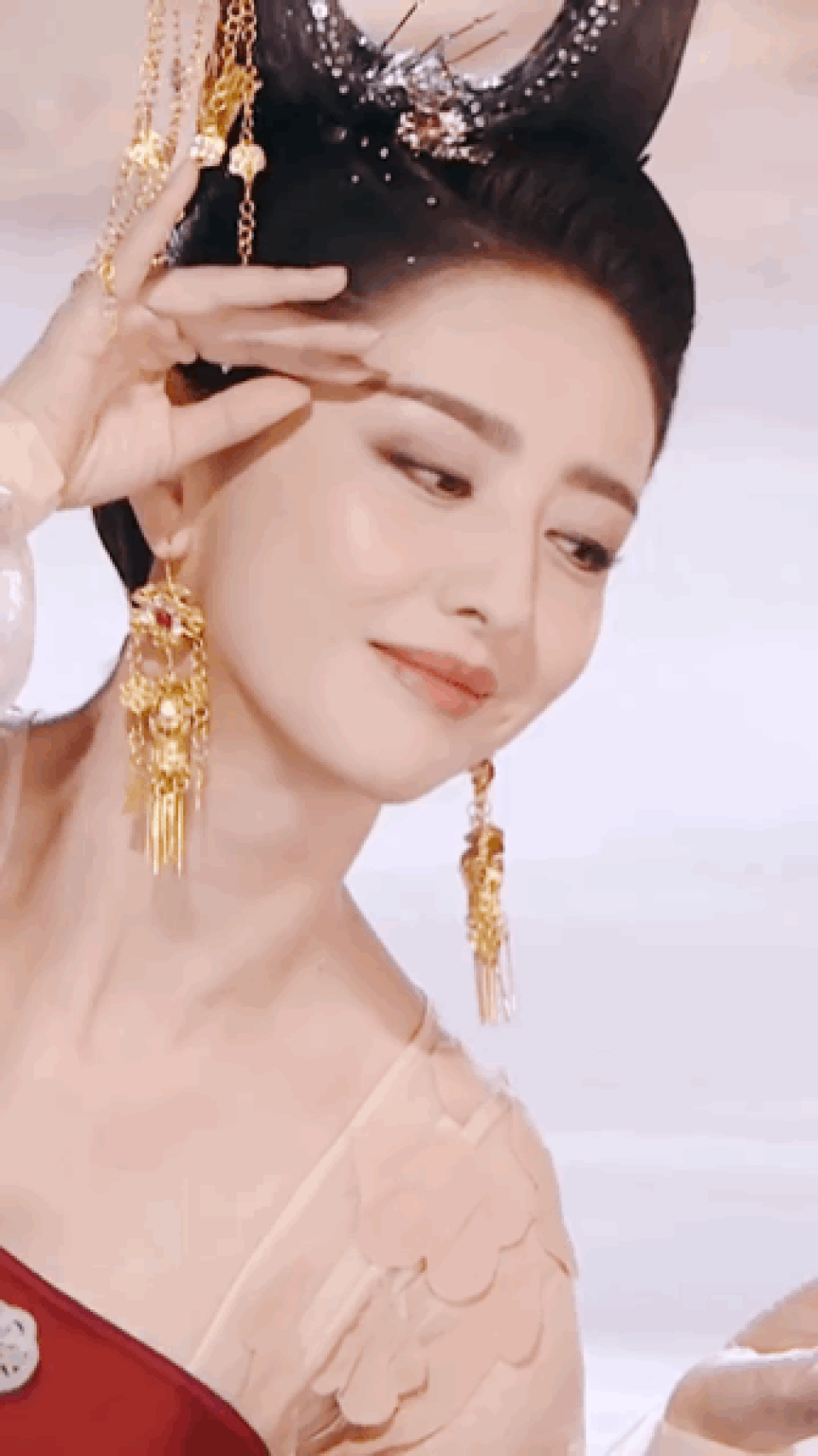 Đồng Lệ Á: “Tiên nữ giáng trần” mãi khổ vì một chữ “yêu” - 3 Đồng Lệ Á: “Tiên nữ giáng trần” mãi khổ vì một chữ “yêu” - 3