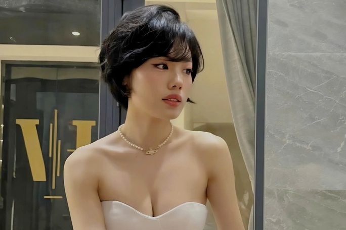 "Nữ tiếp viên gợi cảm" Trâm Anh: Tôi thích bạn trai lớn hơn nhiều tuổi