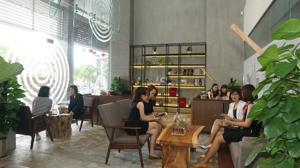 AIA100 - Trung tâm dịch vụ khách hàng hiện đại và khác biệt - 1 AIA100 - Trung tâm dịch vụ khách hàng hiện đại và khác biệt - 1