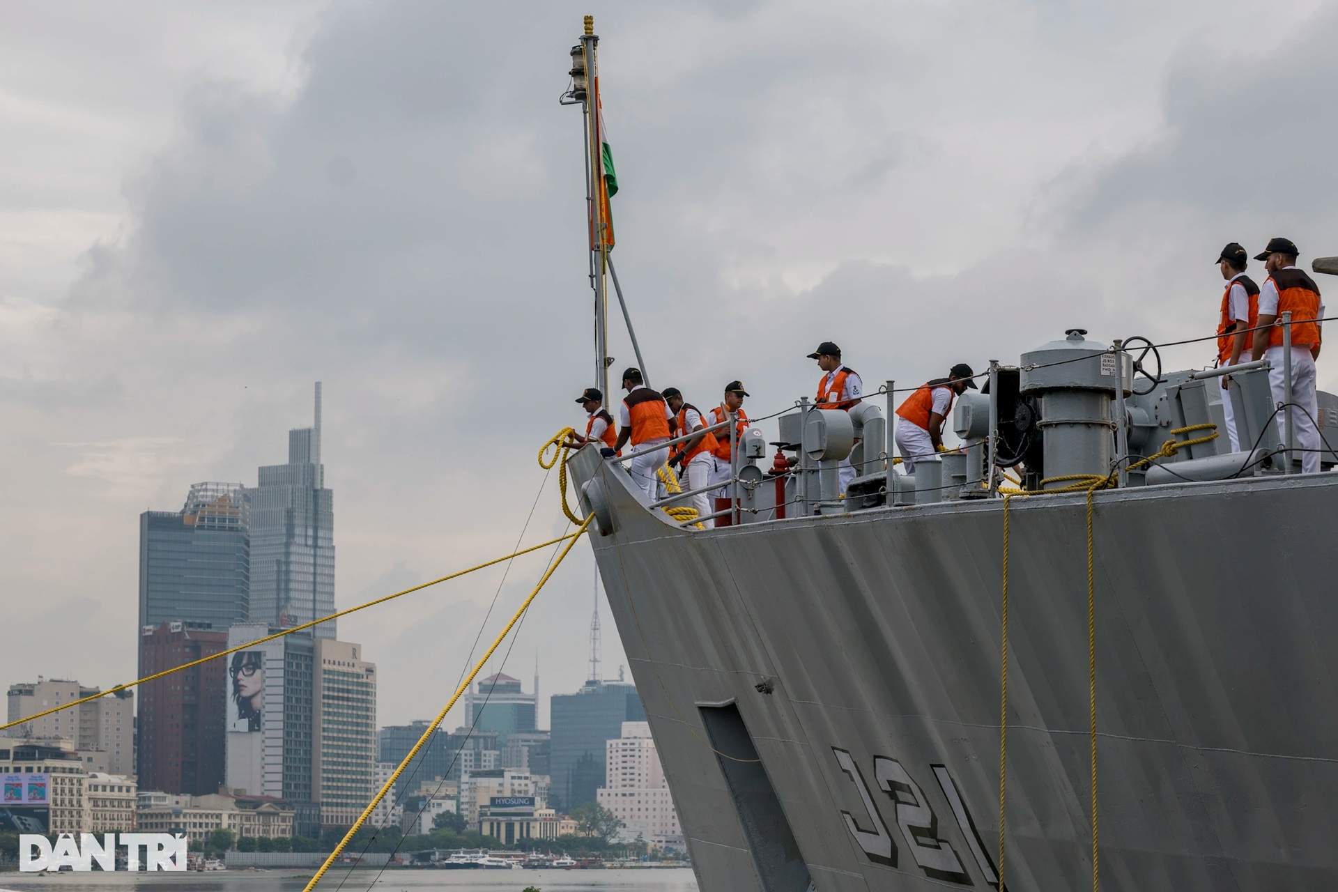 Tàu Hải quân Ấn Độ cập cảng Sài Gòn - 11 Tàu Hải quân Ấn Độ cập cảng Sài Gòn - 11