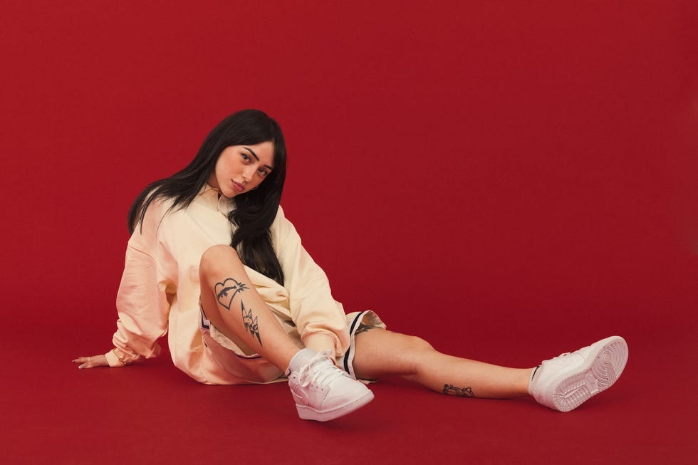 Bạn gái của thần đồng bóng đá Yamal: Rapper nóng bỏng, hơn bạn trai 7 tuổi - 15