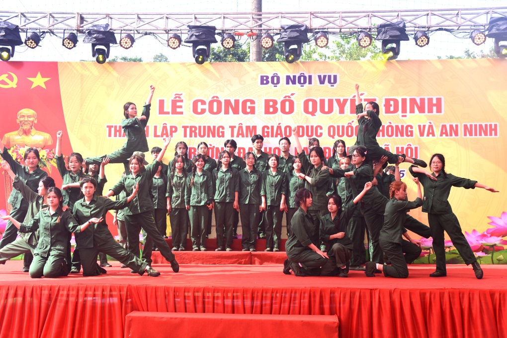 Trường Đại học Lao động - Xã hội ra mắt Trung tâm Giáo dục Quốc phòng và An ninh - 6 Trường Đại học Lao động - Xã hội ra mắt Trung tâm Giáo dục Quốc phòng và An ninh - 6