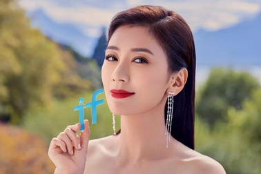 "Triệu Mẫn" Giả Tịnh Văn hồi sinh nhờ cuộc hôn nhân bên chồng kém 9 tuổi