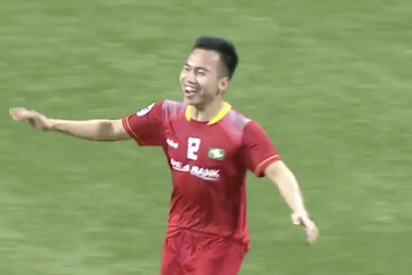 Tuyệt phẩm nã đại bác của Khắc Ngọc được AFC vinh danh