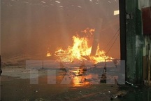 "Bà hỏa" bất ngờ ghé thăm, toàn bộ cửa hàng xe máy bị thiêu rụi