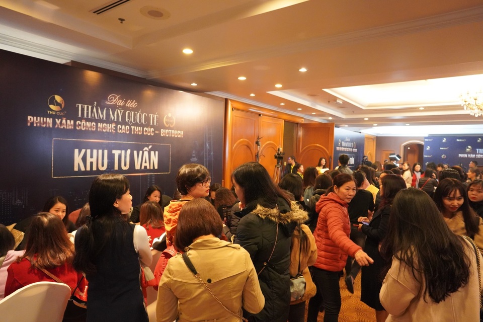 Hồng Đăng, Hồng Diễm dự khai trương Thu Cúc Biotouch - 4 Hồng Đăng, Hồng Diễm dự khai trương Thu Cúc Biotouch - 4