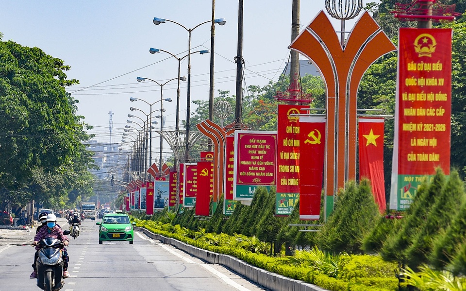Bà con Đan Lai sẽ không lên nương rẫy để đi bầu cử sớm - 8 Bà con Đan Lai sẽ không lên nương rẫy để đi bầu cử sớm - 8