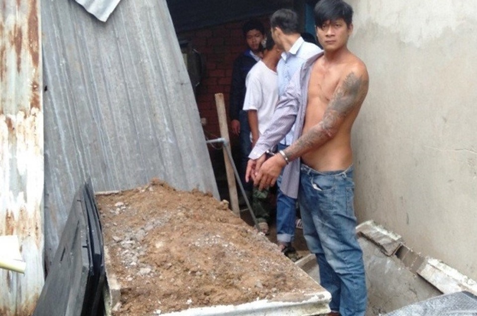 Ngáo đá đập phá mộ phần của cậu ruột - 1 Ngáo đá đập phá mộ phần của cậu ruột - 1