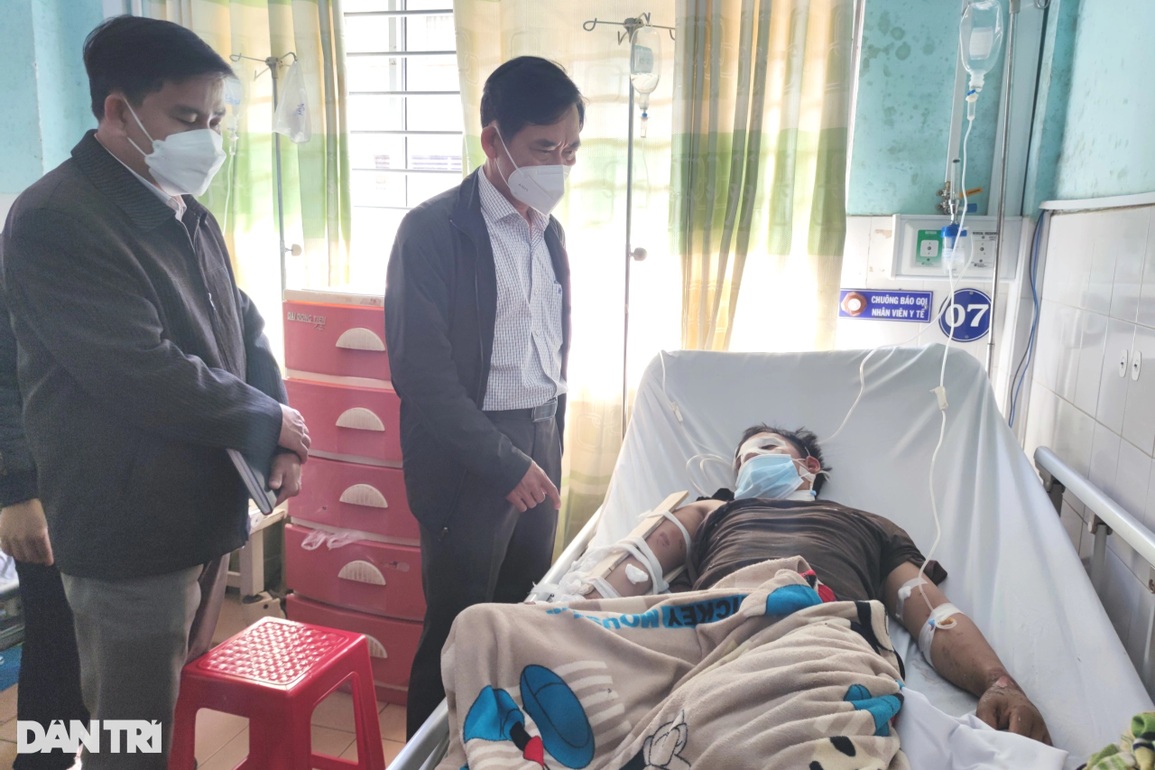 Vụ xe tải lao xuống vực khiến 6 người tử vong: Rùng mình giây phút sinh tử! - 1 Vụ xe tải lao xuống vực khiến 6 người tử vong: Rùng mình giây phút sinh tử! - 1
