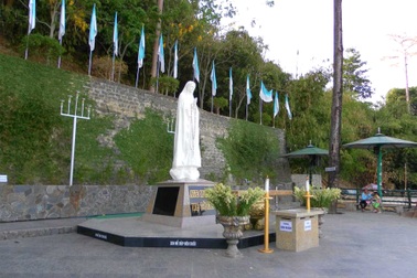 Khẩn cấp tìm người hành hương đến Trung tâm Thánh Mẫu Tà Pao