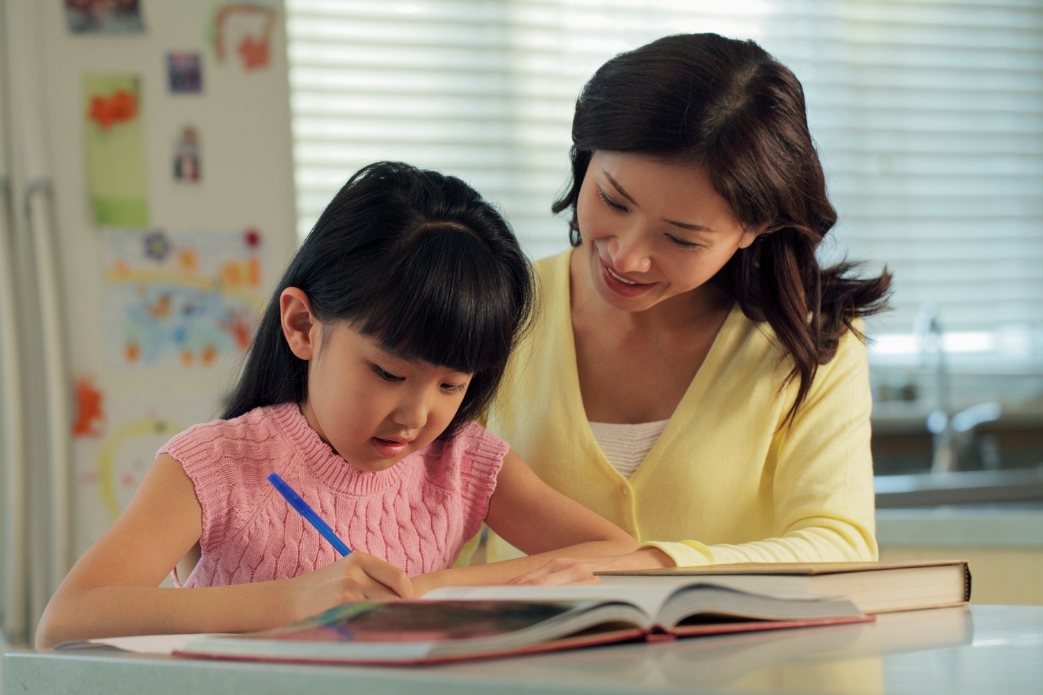 “Ông cụ non” khiến các bậc phụ huynh cắp sách bút theo học - 1 “Ông cụ non” khiến các bậc phụ huynh cắp sách bút theo học - 1
