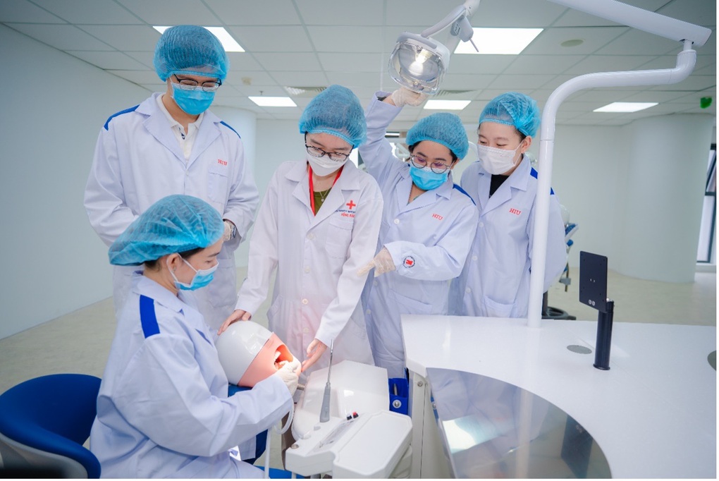 HIU đào tạo thạc sĩ răng hàm mặt từ năm học 2024 - 2025 - 1 HIU đào tạo thạc sĩ răng hàm mặt từ năm học 2024 - 2025 - 1