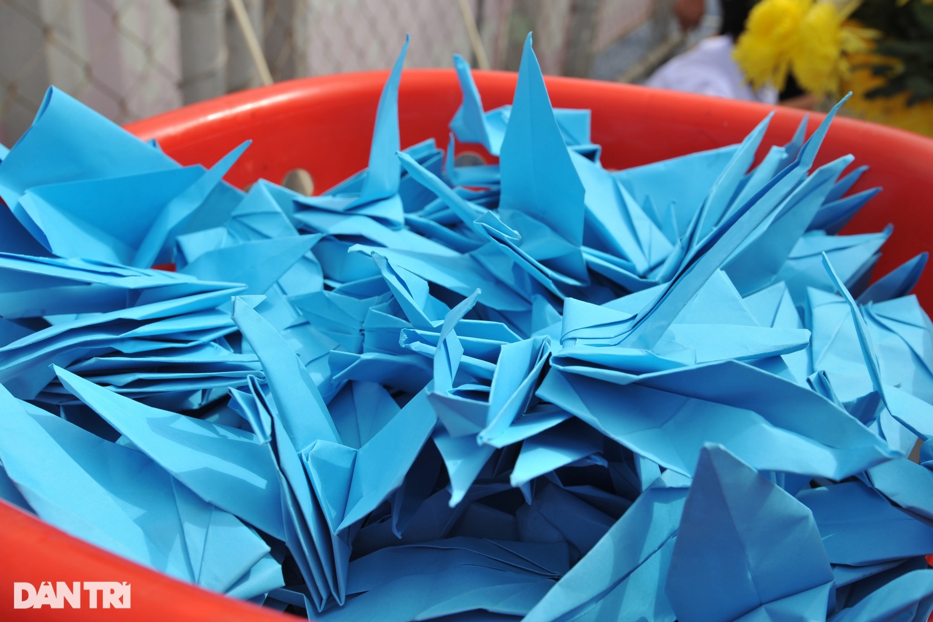 Mưa trắng trời phút tưởng niệm các anh hùng, liệt sĩ hi sinh tại Trường Sa - 3