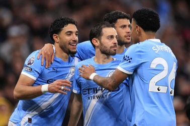 Man City thắng dễ Crystal Palace, tiếp tục gây áp lực lên Arsenal