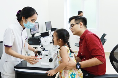 Tật khúc xạ ở trẻ - Nỗi lo của nhiều phụ huynh