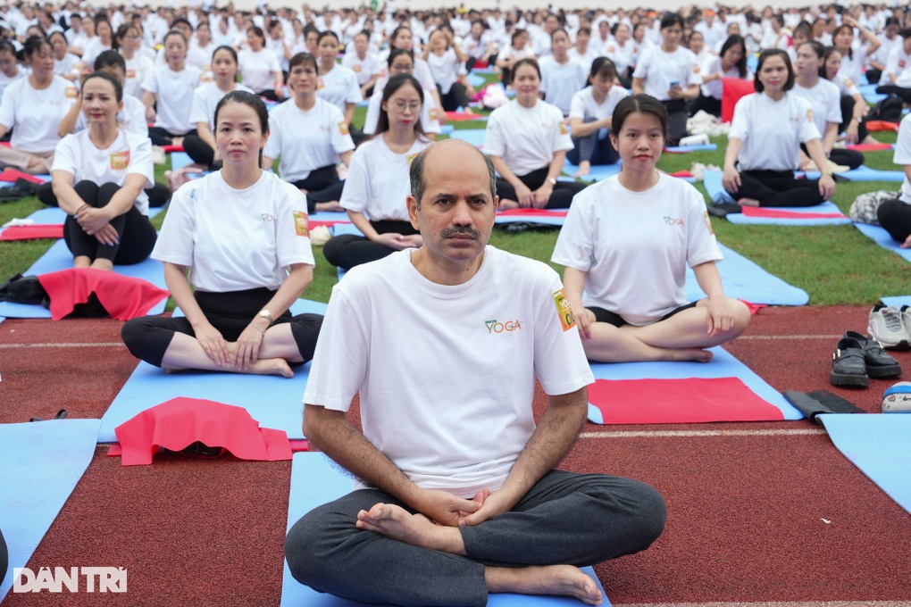 Đại sứ Ấn Độ: Ngày hội Yoga Dân trí rất khác biệt, ấn tượng - 2 Đại sứ Ấn Độ: Ngày hội Yoga Dân trí rất khác biệt, ấn tượng - 2