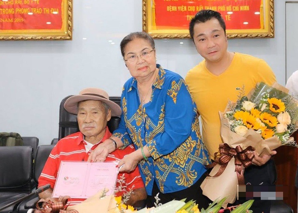 Lý Hùng: “Tôi từng khốn khổ vì bị hiểu lầm đã có con với Diễm Hương” - 1 Lý Hùng: “Tôi từng khốn khổ vì bị hiểu lầm đã có con với Diễm Hương” - 1