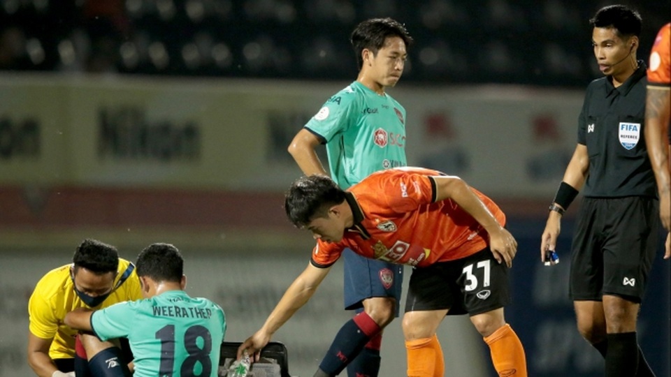 Đội bóng của Văn Lâm kiện trọng tài sau trận thua ở Thai-League - 3