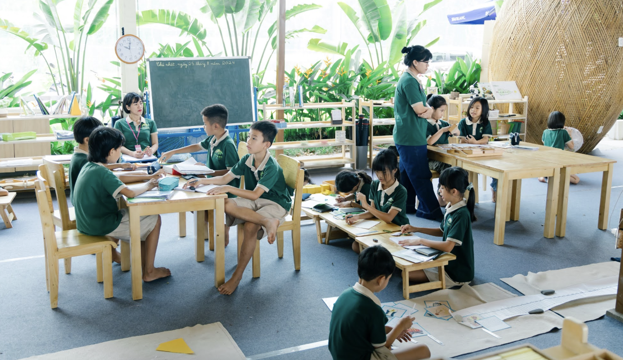 Giáo viên, cha mẹ đang đầy thương tích, sao dạy cho trẻ được lành lặn? - 3 Giáo viên, cha mẹ đang đầy thương tích, sao dạy cho trẻ được lành lặn? - 3